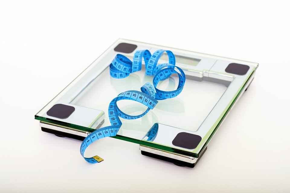 https://pixabay.com/photos/scale-diet-fat-health-tape-weight-403585/