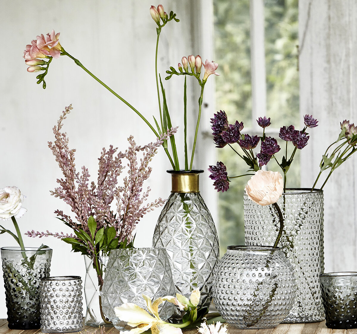 Каждая деталь в цветах и ветках бренда Silk-ka имеет значение. Качество исполнения вас несомненно поразит. Такие цветы даже лучше живых, они подходят для людей склонных к аллергии, не собирают пыль и не выгорают. 