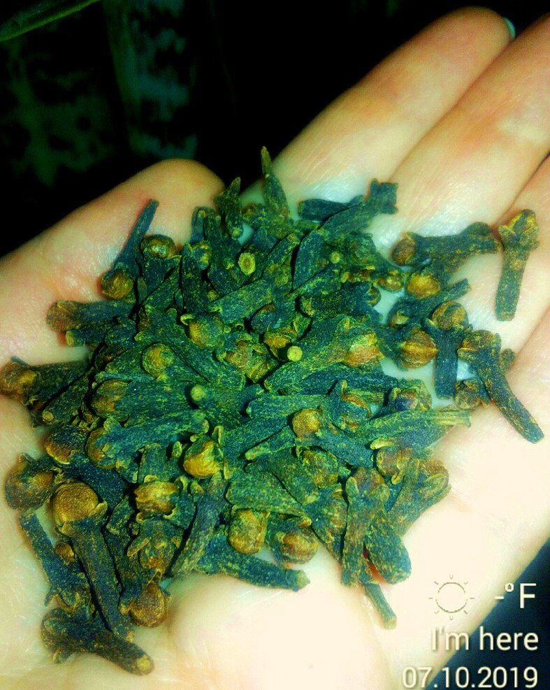 Достаточно взять одну штучку в рот и рассасывать минут 20.  