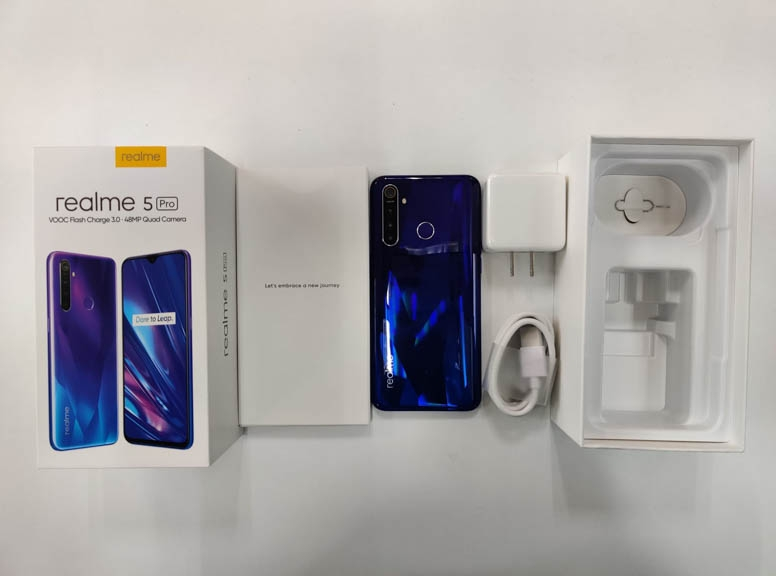 Комплект Realme 5 Pro, так же известный как Realme Q