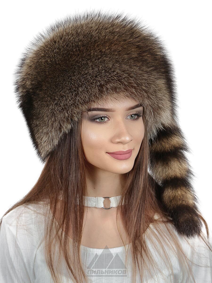 Элегантный головной убор.