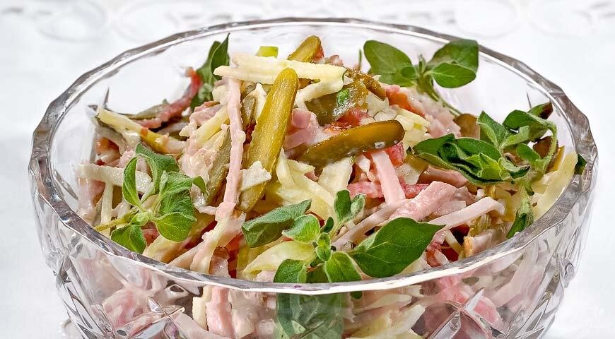 Новогодний салат.