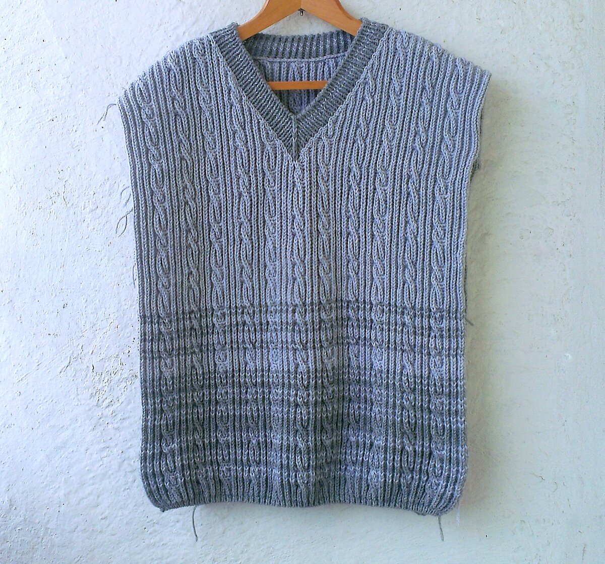 Большой, однако — из него можно два свитера мне сделать. :D