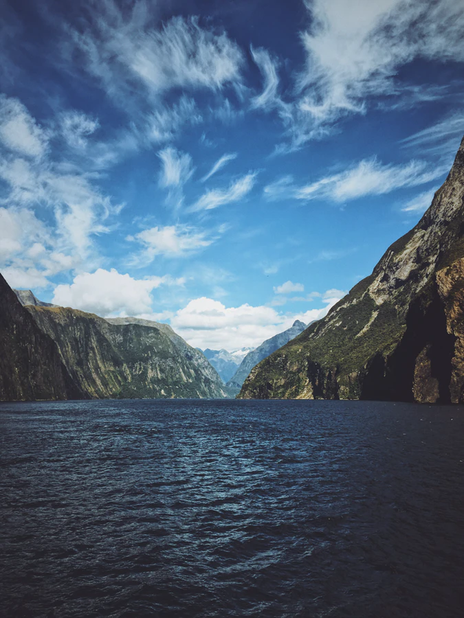 https://unsplash.com/photos/heJsYOyzTIY