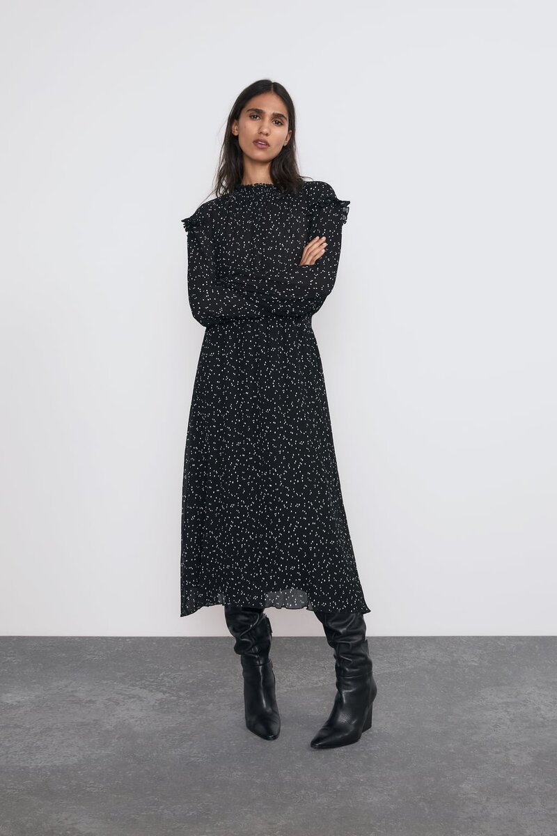 Платье в горошек с плиссировкой. https://m.zara.com/ru/ru/%D0%BF%D0%BB%D0%B0%D1%82%D1%8C%D0%B5-%D0%B2-%D0%B3%D0%BE%D1%80%D0%BE%D1%88%D0%B5%D0%BA-%D1%81-%D0%BF%D0%BB%D0%B8%D1%81%D1%81%D0%B8%D1%80%D0%BE%D0%B2%D0%BA%D0%BE%D0%B9-p00387064.html?v1=34107402&v2=1281625