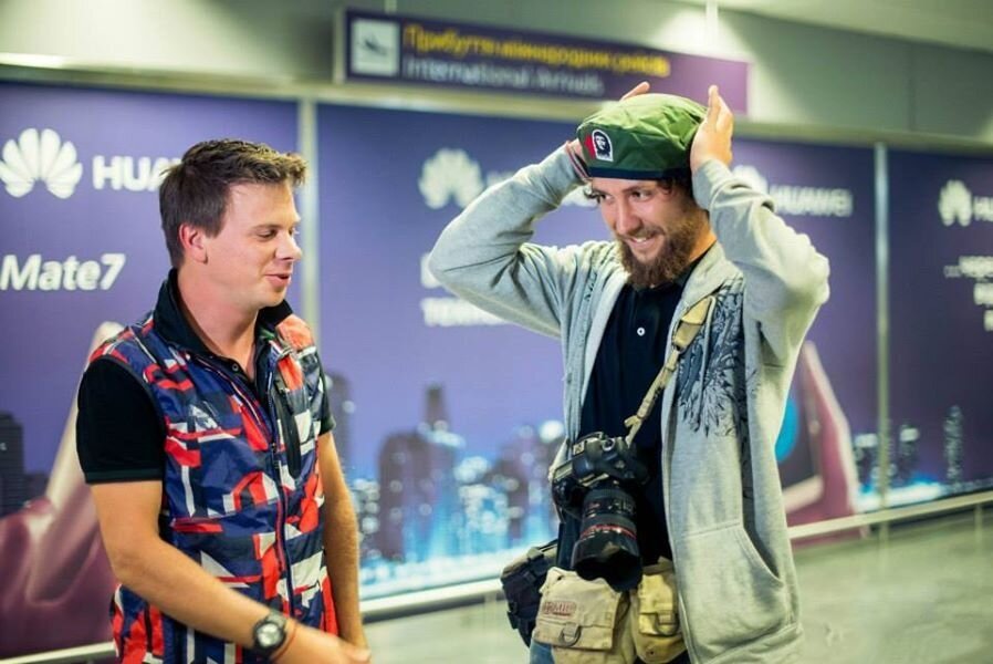 Ведущий Дмитрий Комаров и оператор Александр Дмитриев