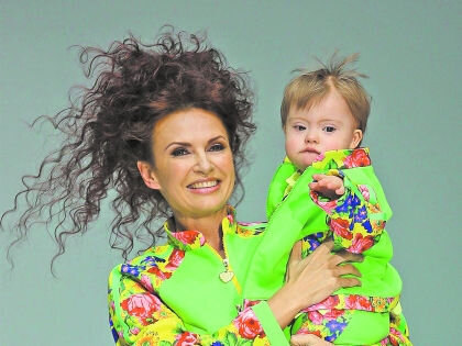  Эвелина Блёданс с сыном