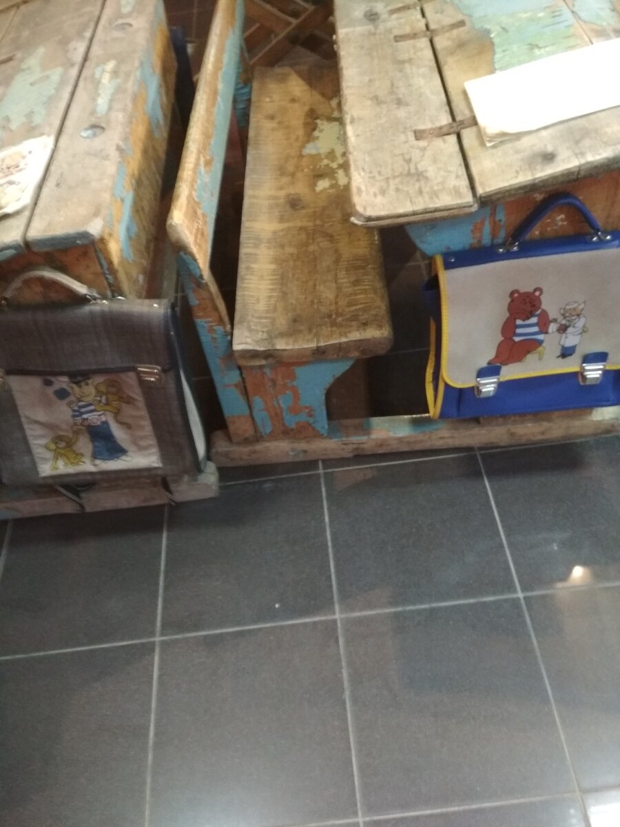  парты младших классов