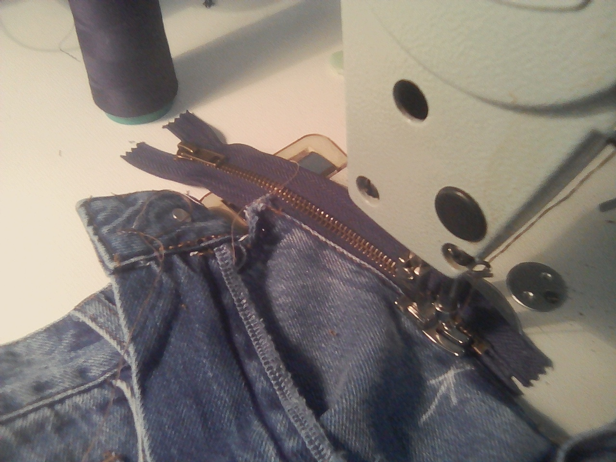 Как вшить молнию в джинсы