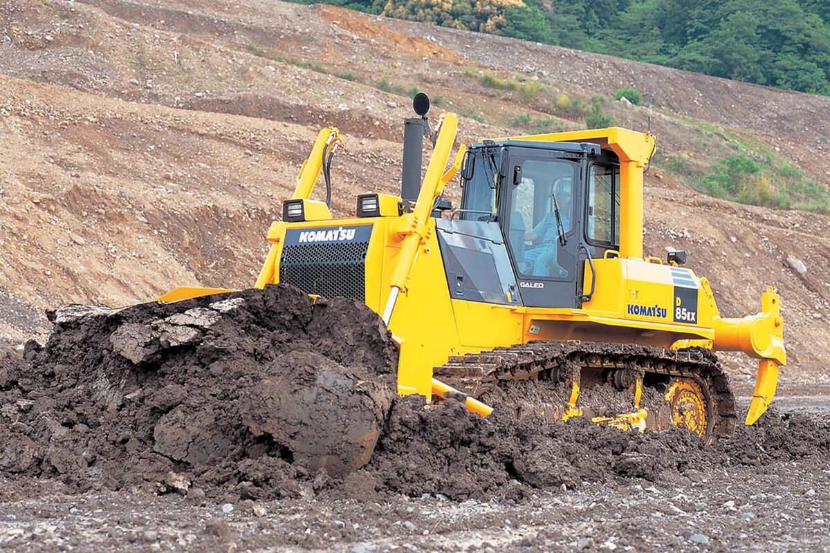 Гусеничный бульдозер Komatsu D85EX-15E0