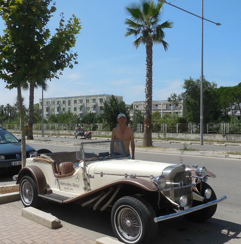 Дуррес Решил на Мерседесе покататься после моря