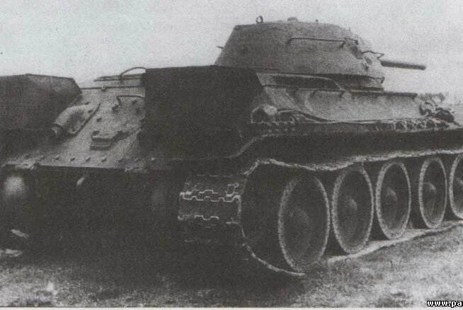 Т-34 с коробчатыми маршевыми баками