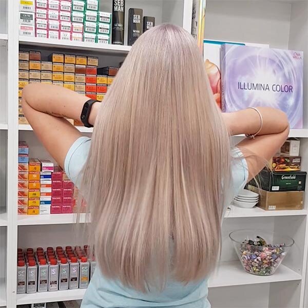 🔸 Твой идеальный образ от стилистов – колористов “Wella Элиза” Щадящие методики безаммиачного тонирования волос.Профессиональный подход к экспериментам с внешностью обречен на успех