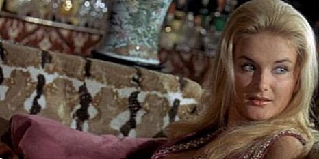 
Как полагают многие, «Распутный квартет» был первой кинокартиной в истории, где есть сцены красочного секса, в то время также имевшего ценность красивого фильма. Это то, что делал Голливуд в свое время.