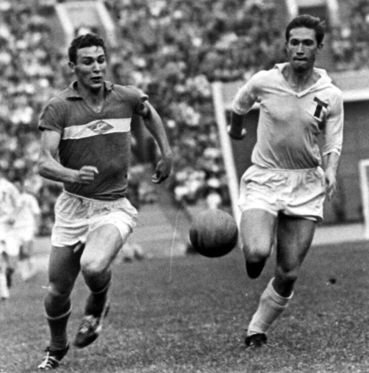 Юрий Севидов слева