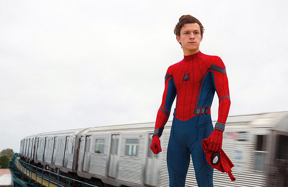 Том Холланд в образе Человека-Паука