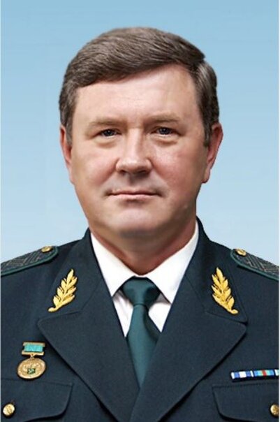 Зубарев С. В. - заведующий кафедрой таможенных                                                                     операций и таможенного контроля,кандидат экономических наук,
доцент