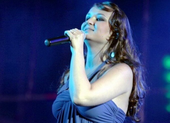 Полина на проекте "Фабрика звезд". Источник фото - Яндекс.Картинки