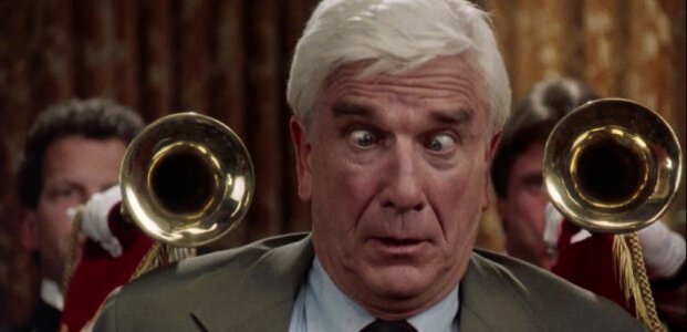 Голый пистолет.