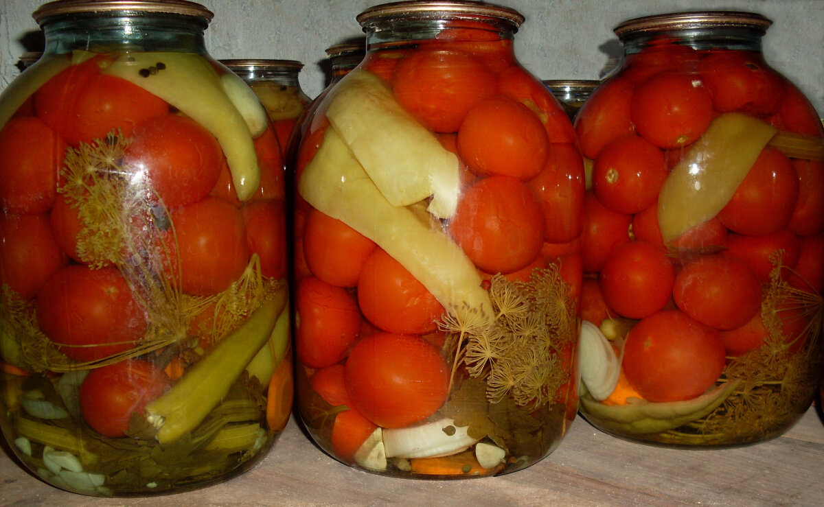 Консервирование вкусных помидоров. Заготовки на зиму. Помидоры в банках на зиму. Консервированные помидоры. Помидоры консервация.