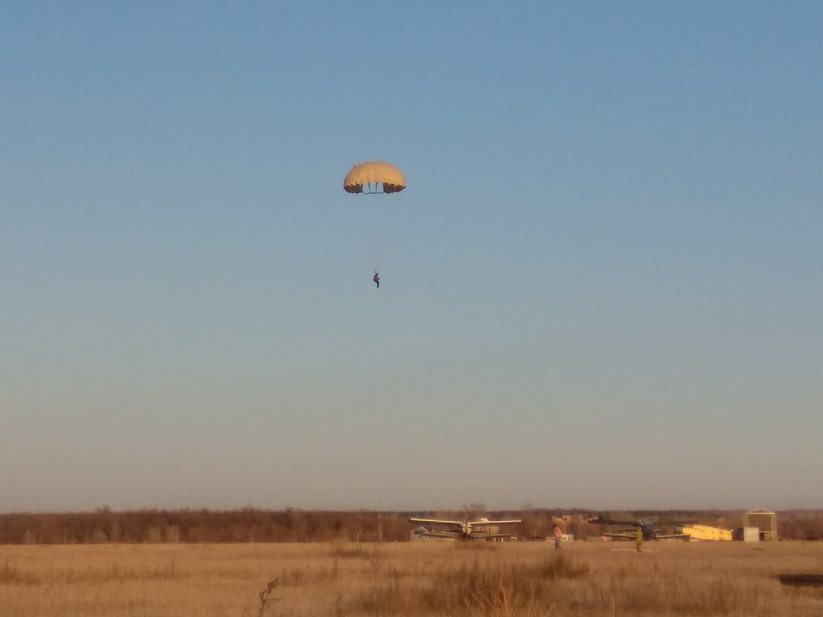 Парашютист с "Д-1-5У"