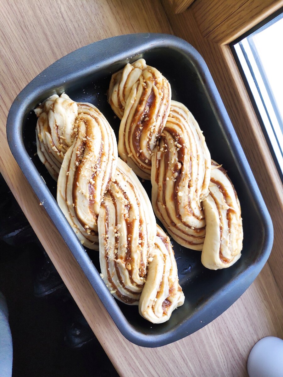 Выпекайте в форме с высокими бортиками!