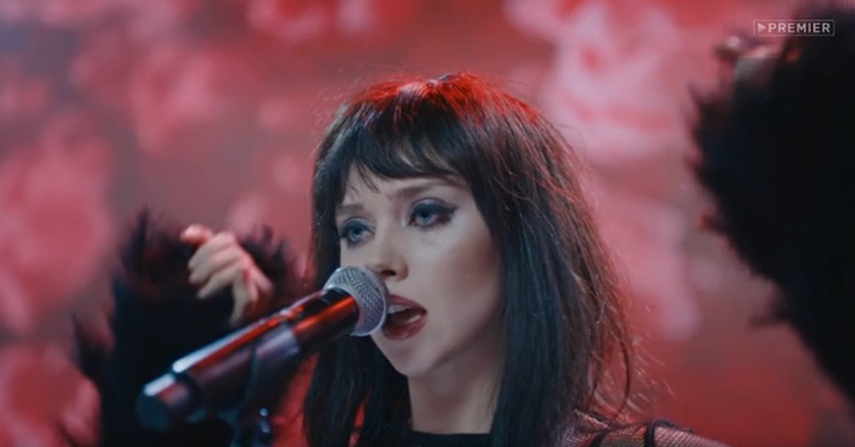 Варвара Феофанова в роли певицы Стар