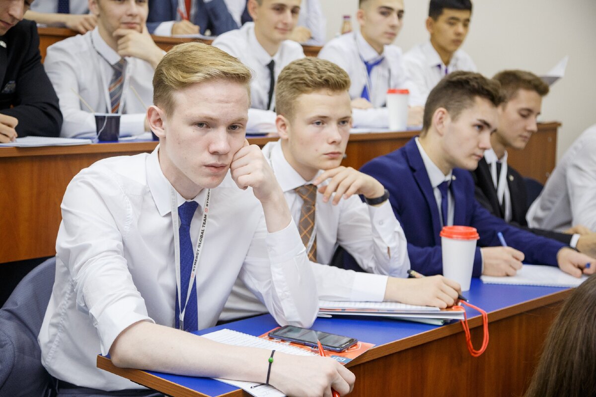 9 классник. Учеба после 9 класса учебные заведения. Учащиеся вузов. Учебные заведения на адвоката. Лучшие колледжи после 9 класса.