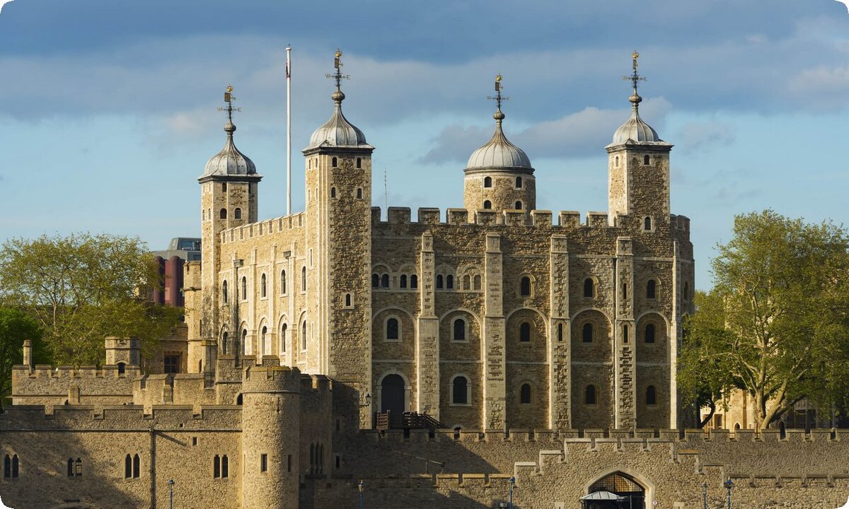 London tower фото