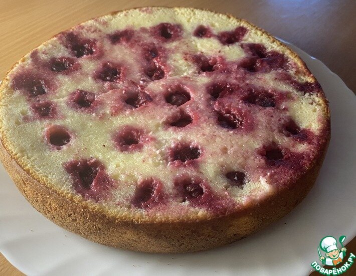 Очень вкусный и простой рецепт творожной запеканке в мультиварке. Запеканка получилось очень нежной и воздушной, ягоды дали приятную кислинку.