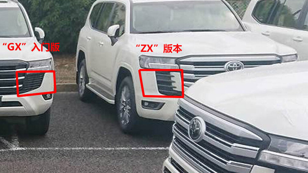 Шпионские фото Toyota Land Cruiser 300 в исполнениях GX (слева) и ZX (справа)
