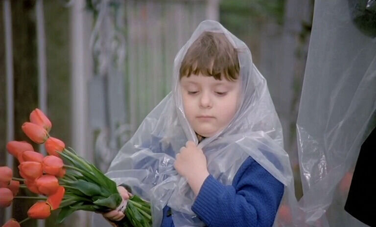 В роли Оли Корякиной - Маша Комаринская