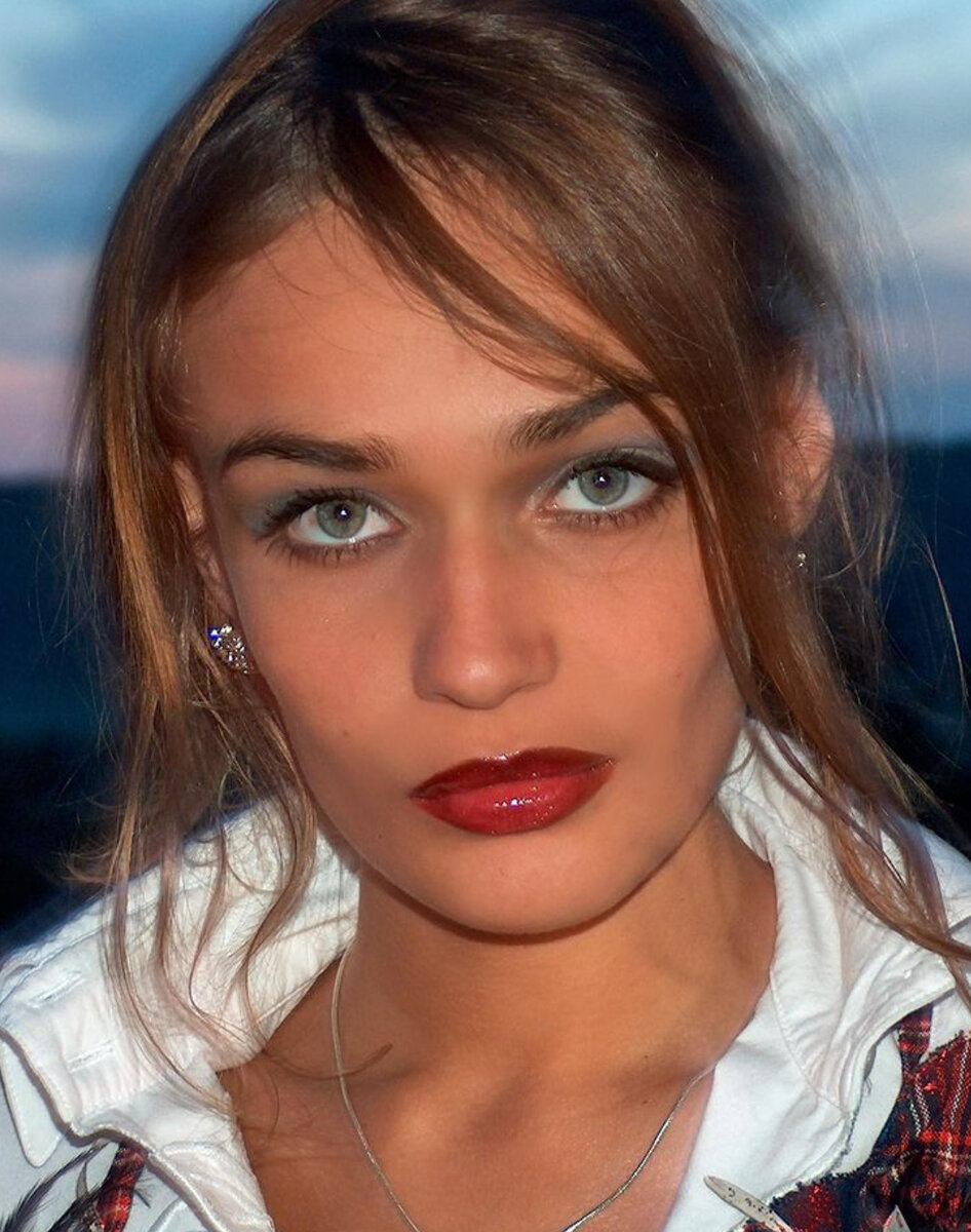 Алена Водонаева 20 лет назад выглядела так. Фото: https://www.instagram.com/p/COSLVHeJg14/?utm_medium=copy_link