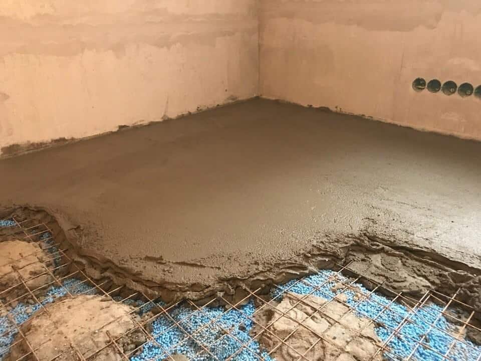 Стяжка пола 5 см. Полусухая стяжка пола с керамзитом. Стяжка перекрытия. Стяжка пола 5 см. Наливной пол полимербетон.