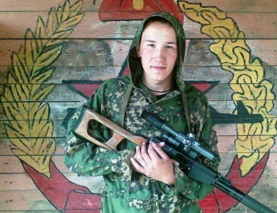 В армию Евгений призвался в возрасте 18 лет 