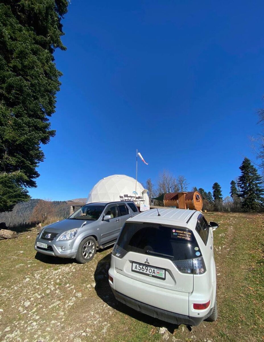 автопрокат абхазия. старые машины в абхазии. аренда авто в абхазии. Honda freed spike 2012. абхазия машины напрокат.