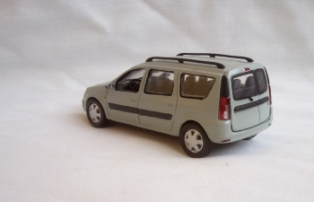 Та же модель, вид сзади.