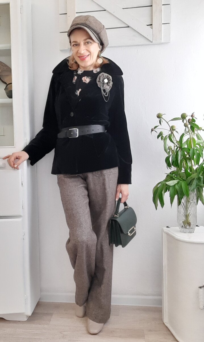 Блузка, жакет и брюки из секонд-хэнда.