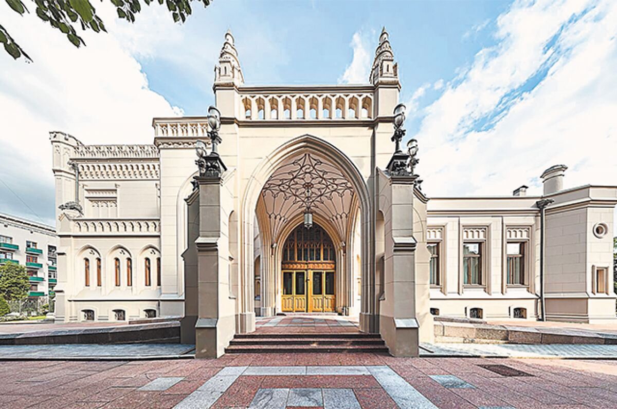    В особняке Саввы Морозова его жена Зинаида принимала весь цвет общества конца XIX – начала XX в. Сейчас здесь Дом приёмов МИД РФ.