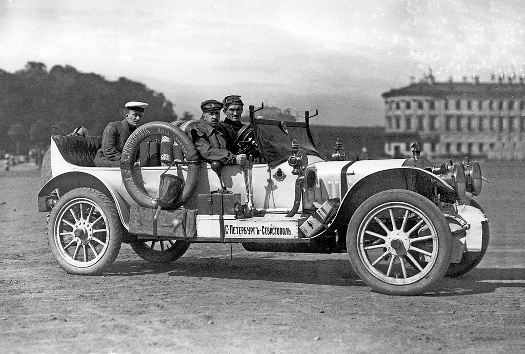 А.П. Нагель за рулем «Руссо-Балта» перед поездкой в Севастополь, 1911 год