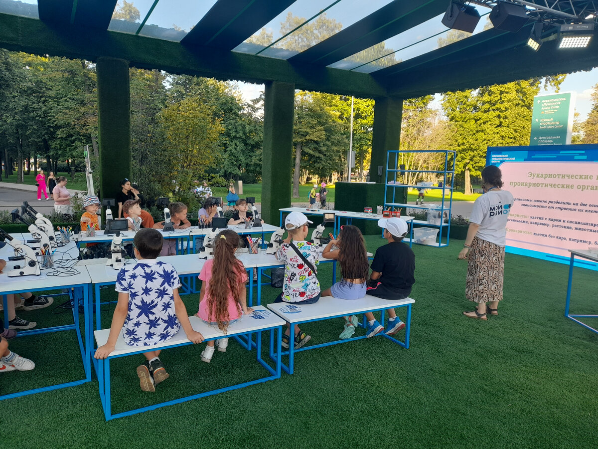 Лекция по биологии для детей в рамках урбанфорума в Лужниках