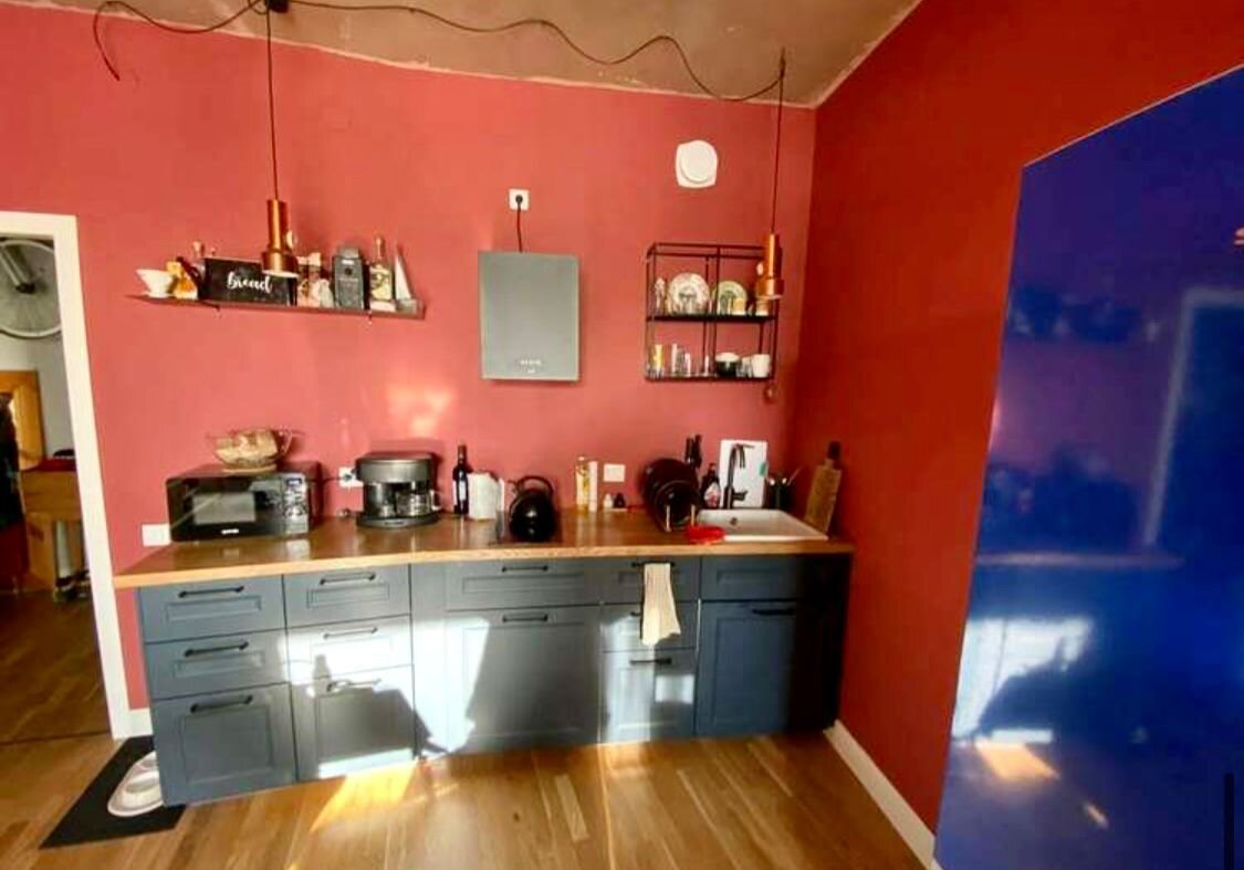 Мужчина самостоятельно сделал необычный ремонт в своей квартире за 500 ...