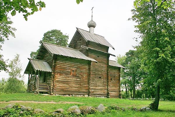 До этих пяти старинных и красивых городов можно купить очень недорогие билеты на поезд из Москвы. А в самих городах найти приличные и вполне бюджетные отели, и даже с завтраками.-5-3