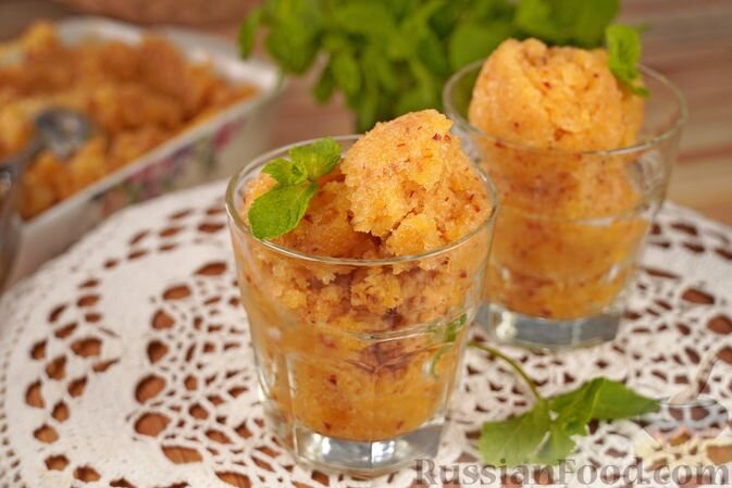 персики, сахар, вода, сок лимона