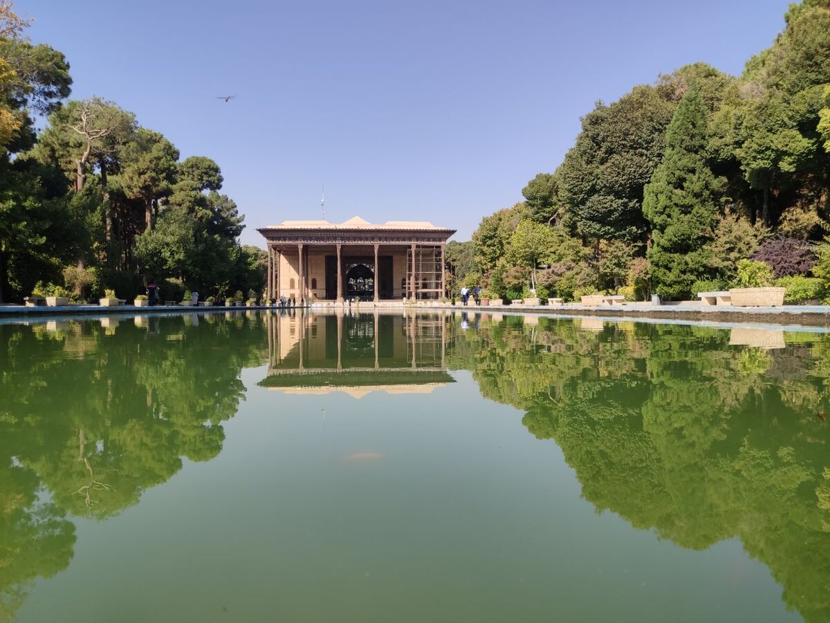 Дворец Чехель Сотун в Исфахане