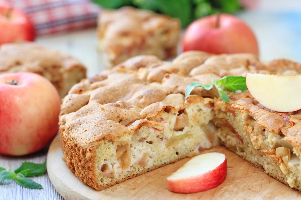 Автор и правообладатель данного изображения: https://www.chefmarket.ru/blog/sharlotka-klassicheskaja-s-jablokami-recepty-s-foto/