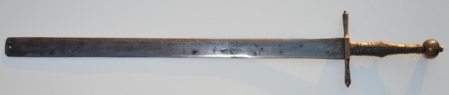 Немецкий "меч правосудия", XVII век. Полная длина 1100 мм, длина клинка 850 мм, ширина клинка у пяты 54 мм, вес 1643 грамма.
