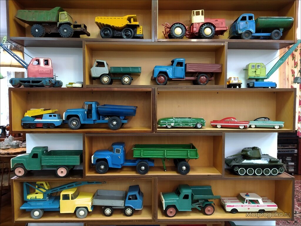 Модели автомобилей. Фото: mosprogulka.ru