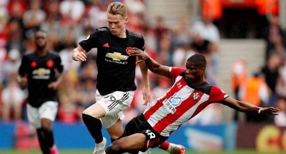 Грубейший подкат Дансо против Скота МакТоминея.