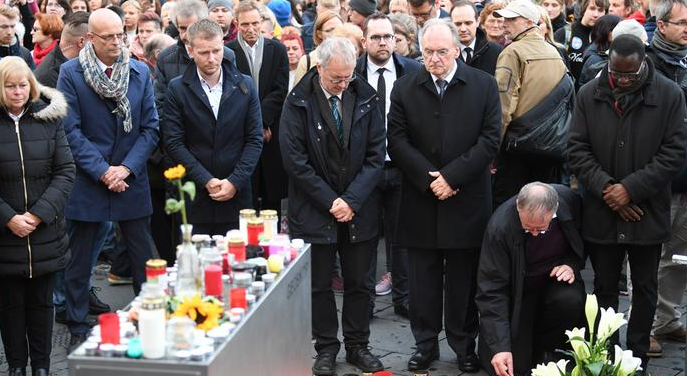 Траур по погибшим в синагоге...